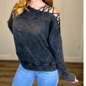 NWOT White Birch 1X Black Mineral Wash Strap Shoulder Top